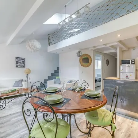 House 2 * Voiron
